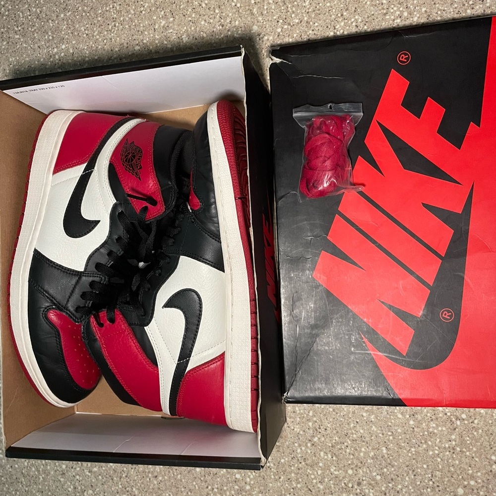 Bred toe 1’s + bright mango 9’s